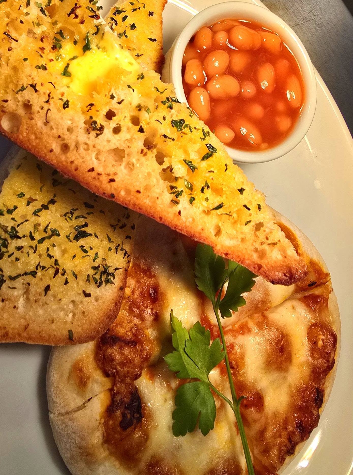 Pizza & Garlic Bread